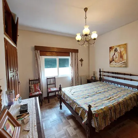 Semesterbostad Bairral House Ferreiros de Avoes