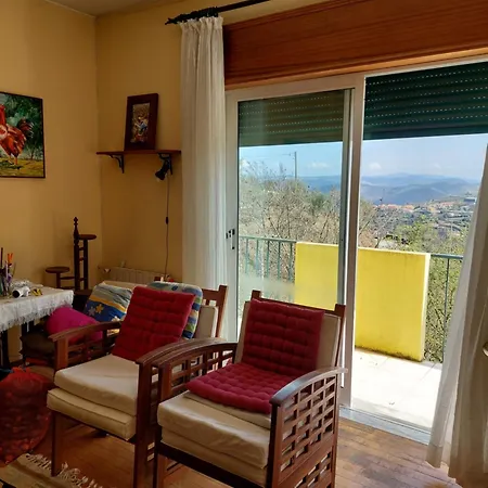 Semesterbostad Bairral House Ferreiros de Avoes